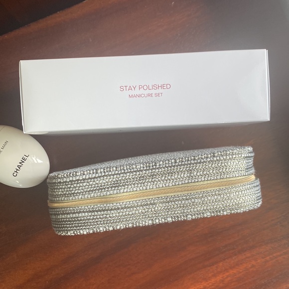 CHANEL 2022 Gift Set Bag & Hand Cream - Picture 2 of 9